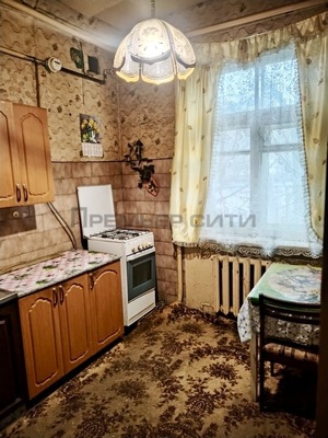 Продам двухкомнатную (2-комн.) квартиру, Космонавта Комарова ул, 37Б, Калуга г