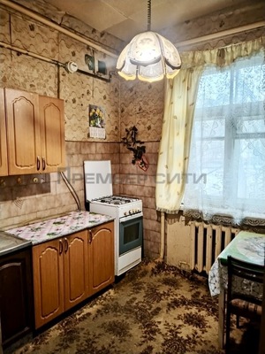 Продам двухкомнатную (2-комн.) квартиру, Космонавта Комарова ул, 37Б, Калуга г