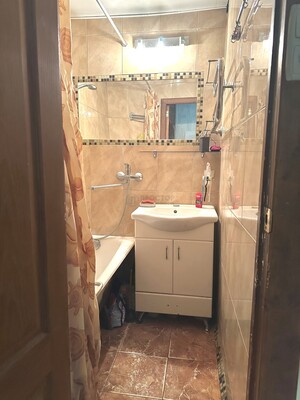 Продам двухкомнатную (2-комн.) квартиру, Тайнинская ул, 20, Москва г