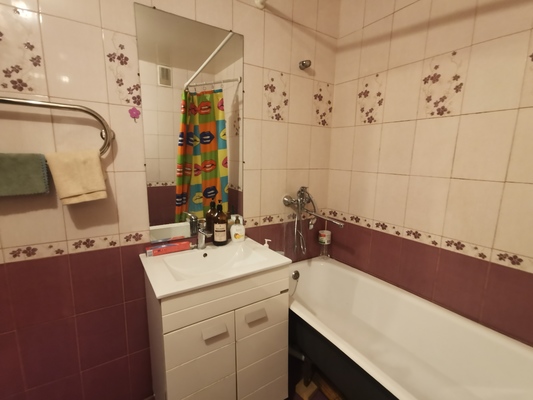 Продам однокомнатную (1-комн.) квартиру, Восточная ул, 5, Березовский г