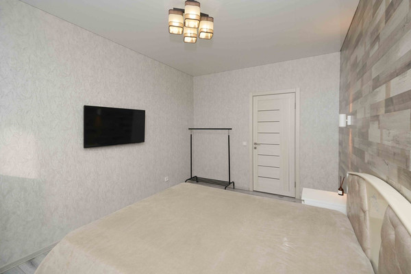 Продам двухкомнатную (2-комн.) квартиру, им. Героя Хабибуллина ул, 11, Краснодар г