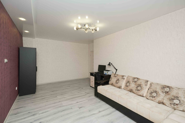 Продам двухкомнатную (2-комн.) квартиру, им. Героя Хабибуллина ул, 11, Краснодар г