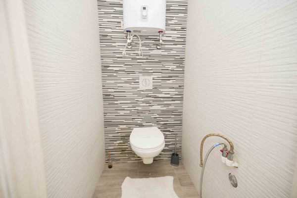 Продам двухкомнатную (2-комн.) квартиру, им. Героя Хабибуллина ул, 11, Краснодар г