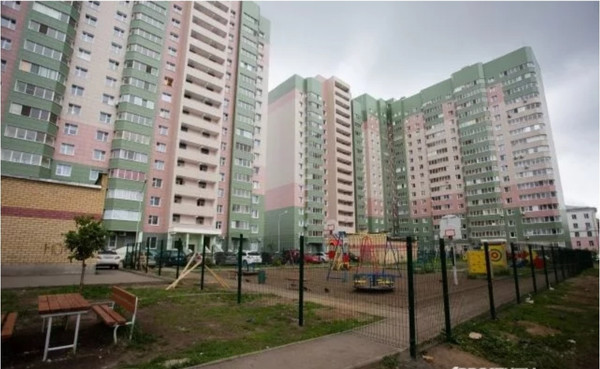 Продам трехкомнатную (3-комн.) квартиру, Хади Такташа ул, 121, Казань г