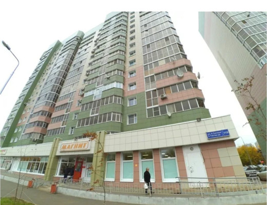 Продам трехкомнатную (3-комн.) квартиру, Хади Такташа ул, 121, Казань г