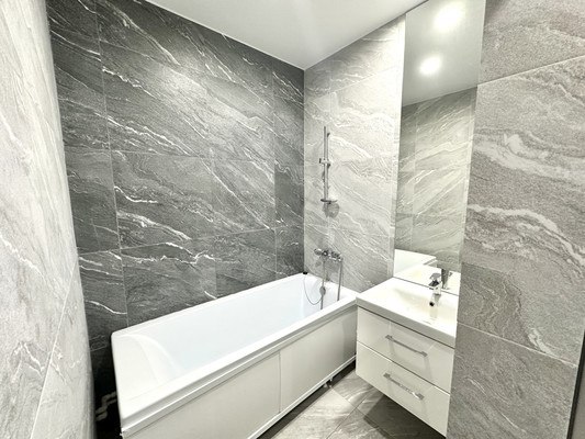 Продам двухкомнатную (2-комн.) квартиру, Елены Сагандуковой ул, 14, Ханты-Мансийск г