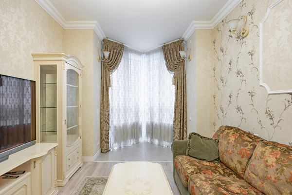 Сдам трехкомнатную (3-комн.) квартиру, Киевская ул, 3, Санкт-Петербург г