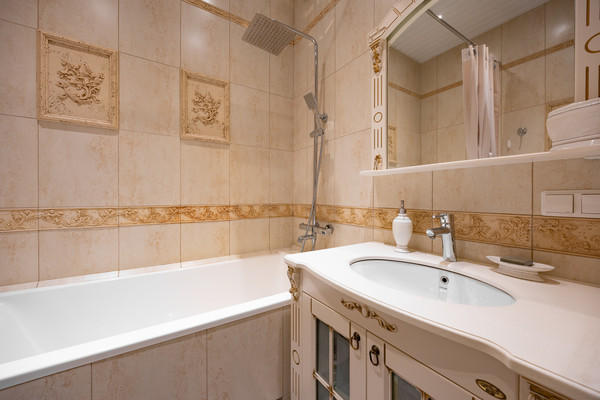 Сдам трехкомнатную (3-комн.) квартиру, Киевская ул, 3, Санкт-Петербург г