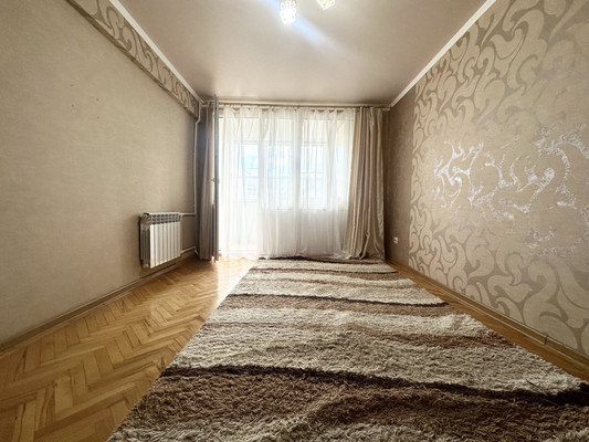 Продам трехкомнатную (3-комн.) квартиру, Тимирязева ул, 8, Армавир г