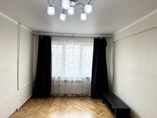 Продам трехкомнатную (3-комн.) квартиру, Тимирязева ул, 8, Армавир г