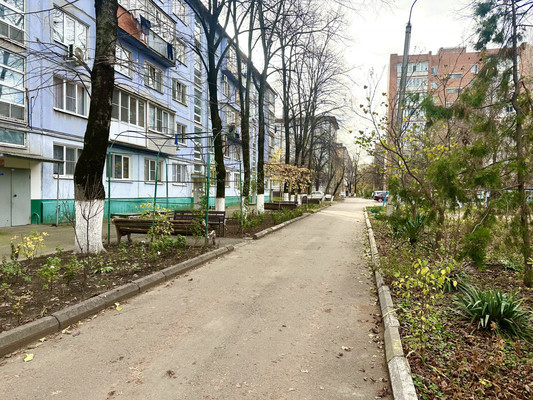 Продам трехкомнатную (3-комн.) квартиру, Тимирязева ул, 8, Армавир г