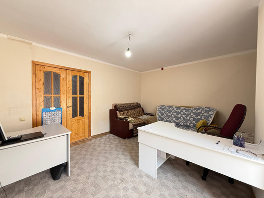 Продам трехкомнатную (3-комн.) квартиру, Московская ул, 12, Нальчик г