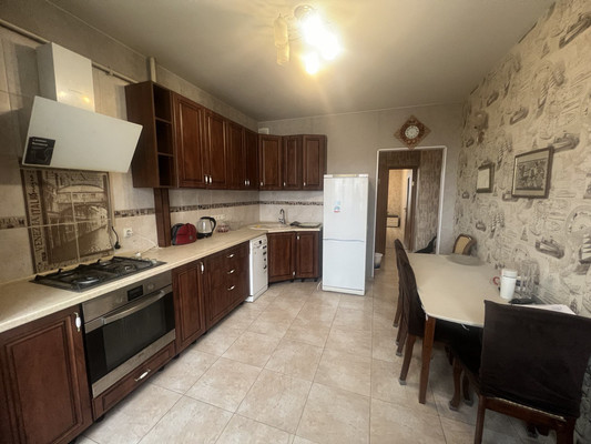 Продам двухкомнатную (2-комн.) квартиру, 1 Конной Армии ул, 21в, Симферополь г