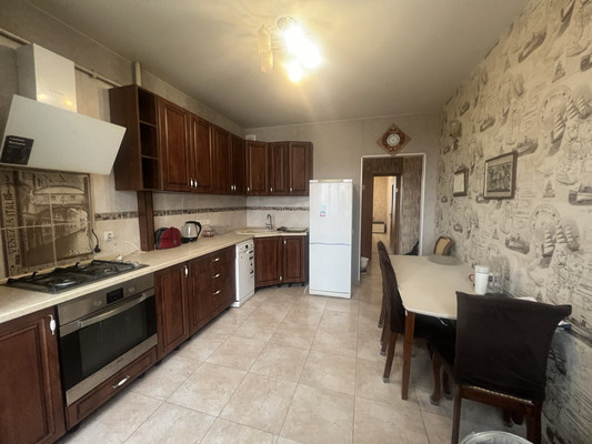 Продам двухкомнатную (2-комн.) квартиру, 1 Конной Армии ул, 21в, Симферополь г