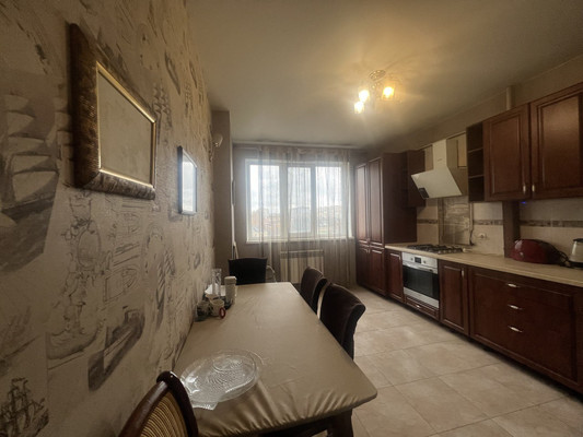 Продам двухкомнатную (2-комн.) квартиру, 1 Конной Армии ул, 21в, Симферополь г