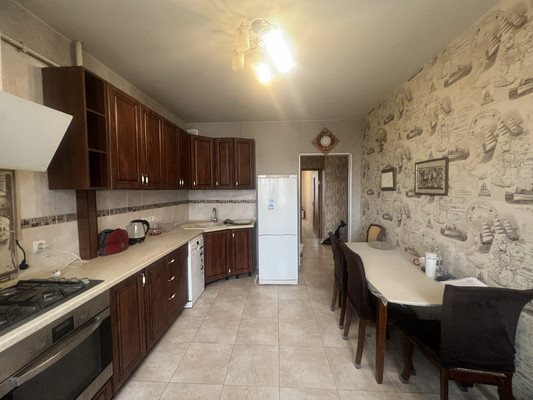 Продам двухкомнатную (2-комн.) квартиру, 1 Конной Армии ул, 21в, Симферополь г