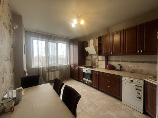 Продам двухкомнатную (2-комн.) квартиру, 1 Конной Армии ул, 21в, Симферополь г