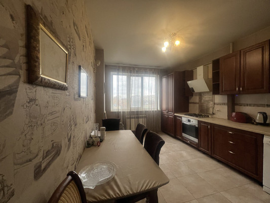 Продам двухкомнатную (2-комн.) квартиру, 1 Конной Армии ул, 21в, Симферополь г