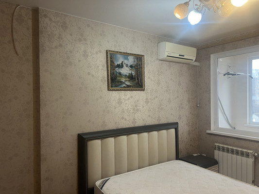 Продам двухкомнатную (2-комн.) квартиру, 1 Конной Армии ул, 21в, Симферополь г