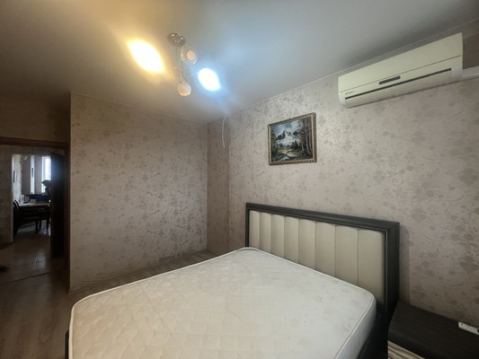 Продам двухкомнатную (2-комн.) квартиру, 1 Конной Армии ул, 21в, Симферополь г