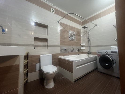 Продам двухкомнатную (2-комн.) квартиру, 1 Конной Армии ул, 21в, Симферополь г