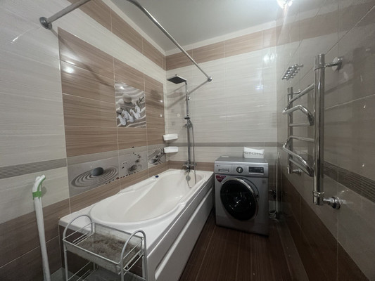 Продам двухкомнатную (2-комн.) квартиру, 1 Конной Армии ул, 21в, Симферополь г