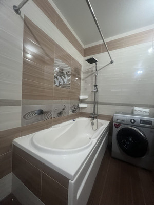 Продам двухкомнатную (2-комн.) квартиру, 1 Конной Армии ул, 21в, Симферополь г