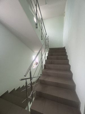 Продам двухкомнатную (2-комн.) квартиру, 1 Конной Армии ул, 21в, Симферополь г