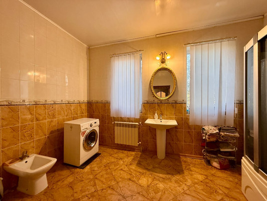 Продам дом, Вишневая ул, 63, Укромное с, 0 км от города