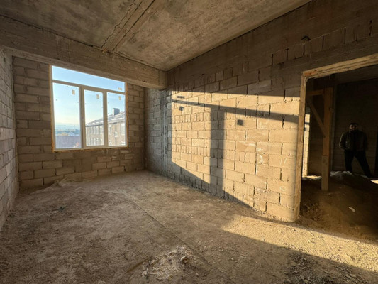 Продам трехкомнатную (3-комн.) квартиру, Мовсисяна ул, 15, Нальчик г