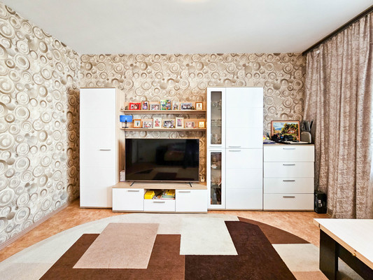 Продам трехкомнатную (3-комн.) квартиру, Анны Коньковой ул, 2, Ханты-Мансийск г