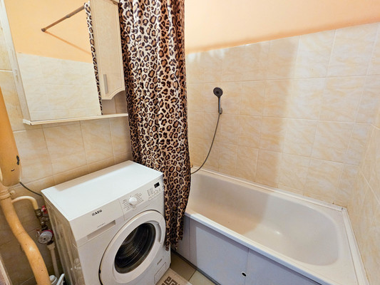 Продам трехкомнатную (3-комн.) квартиру, Анны Коньковой ул, 2, Ханты-Мансийск г