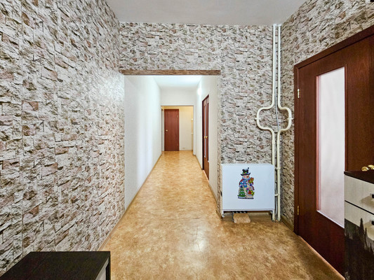 Продам трехкомнатную (3-комн.) квартиру, Анны Коньковой ул, 2, Ханты-Мансийск г