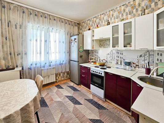 Продам трехкомнатную (3-комн.) квартиру, Анны Коньковой ул, 2, Ханты-Мансийск г