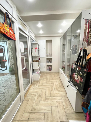 Продам торговое помещение 14 м2, Красная ул, 93, Краснодар г