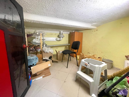 Продам торговое помещение 14 м2, Красная ул, 93, Краснодар г