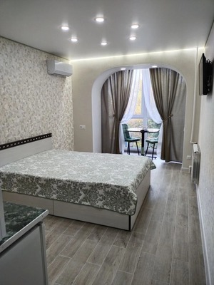 Продам однокомнатную (1-комн.) квартиру, Калинина ул, 33, Феодосия г