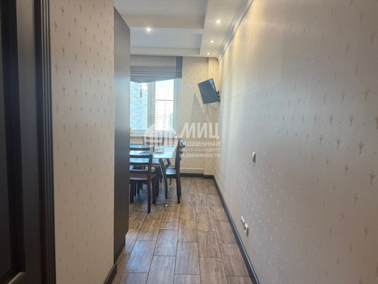 Продам трехкомнатную (3-комн.) квартиру, Ильинский б-р, 7, Красногорск г