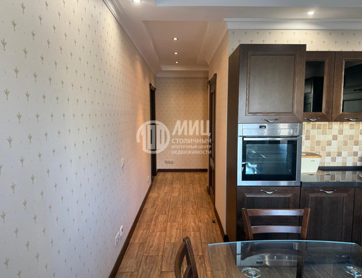 Продам трехкомнатную (3-комн.) квартиру, Ильинский б-р, 7, Красногорск г