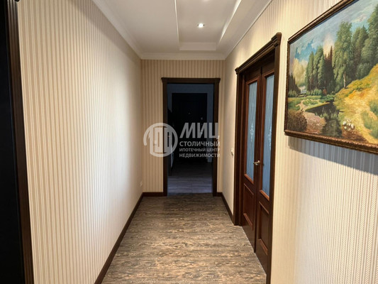 Продам трехкомнатную (3-комн.) квартиру, Ильинский б-р, 7, Красногорск г