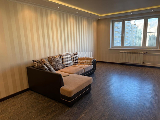 Продам трехкомнатную (3-комн.) квартиру, Ильинский б-р, 7, Красногорск г