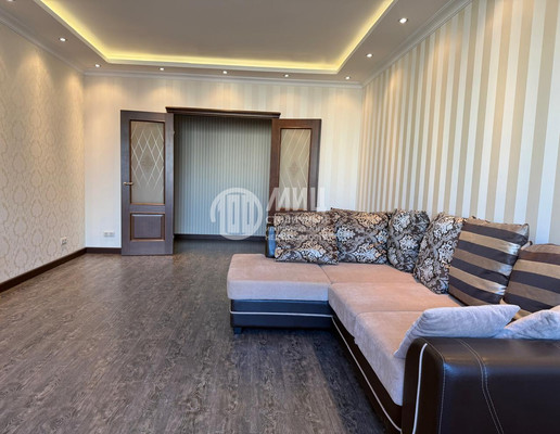 Продам трехкомнатную (3-комн.) квартиру, Ильинский б-р, 7, Красногорск г