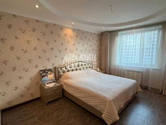 Продам трехкомнатную (3-комн.) квартиру, Ильинский б-р, 7, Красногорск г