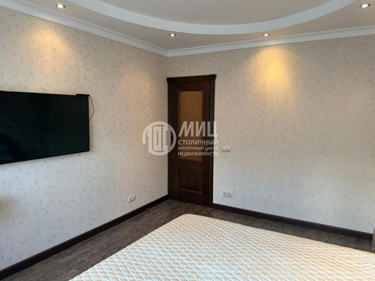 Продам трехкомнатную (3-комн.) квартиру, Ильинский б-р, 7, Красногорск г