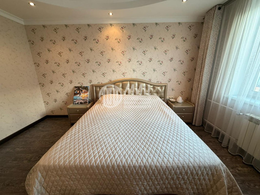 Продам трехкомнатную (3-комн.) квартиру, Ильинский б-р, 7, Красногорск г