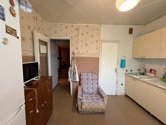 Продам трехкомнатную (3-комн.) квартиру, Мичурина ул, 4, Кленово с