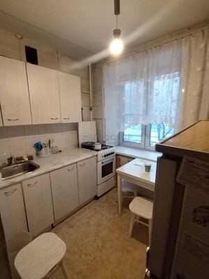 Продам трехкомнатную (3-комн.) квартиру, Судостроительная ул, 1, Москва г