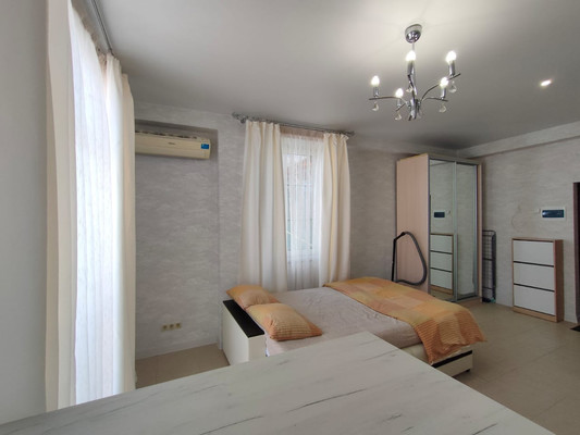 Продам однокомнатную (1-комн.) квартиру, Загородная (Центральный р-н) ул, 5/4, Сочи г