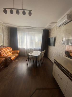 Продам трехкомнатную (3-комн.) квартиру, Невская (Центральный р-н) ул, 18, Сочи г