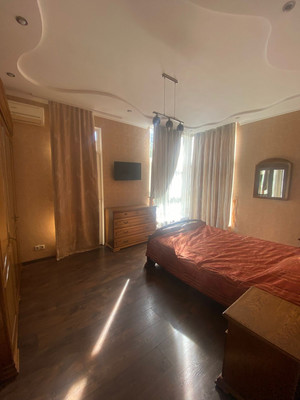 Продам трехкомнатную (3-комн.) квартиру, Невская (Центральный р-н) ул, 18, Сочи г